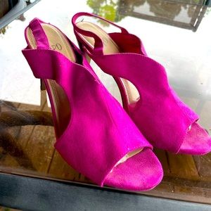 Impo heels, 3.5” pink suede, great condition